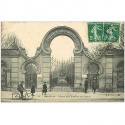 carte postale ancienne 92 ASNIERES SUR SEINE. Cimetière des Chiens. L'Entrée 1908