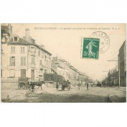 carte postale ancienne 92 BOURG LA REINE. Attelage Imprimerie de Sceaux Hôtel sur Grande Rue prise du Territoire Sceaux 1909
