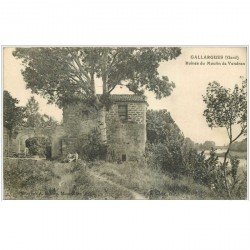 carte postale ancienne 30 GUALLARGUES. Moulin de Vendran 1914 personnages assis