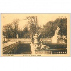 carte postale ancienne 30 NIMES. Bains Romains