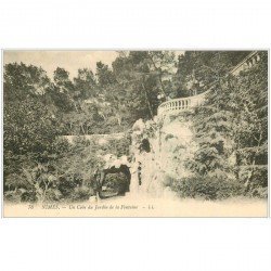 carte postale ancienne 30 NIMES. Jardin de la Fontaine un coin