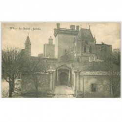 carte postale ancienne 30 UZES. Entrée du Duché 1922