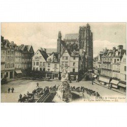 carte postale ancienne 80 ABBEVILLE. Place Courbet et Eglise Saint-Vulfran 1918 nombreux fiacres