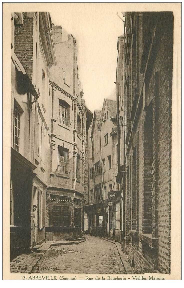 carte postale ancienne 80 ABBEVILLE. Rue de la Boucherie Femme et vieilles maisons