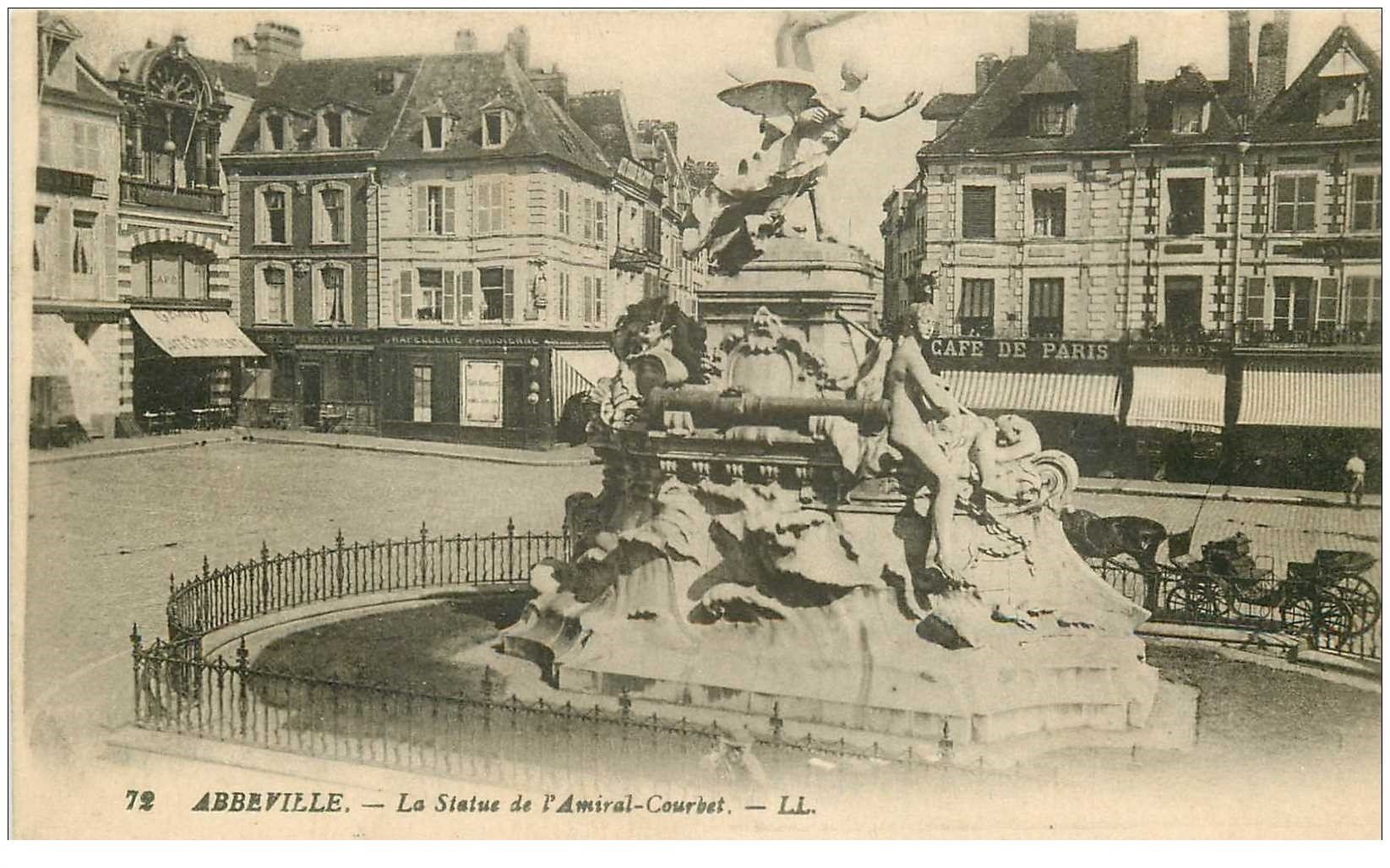 carte postale ancienne 80 ABBEVILLE. Statue Amiral Courbet 1917 Café de Paris
