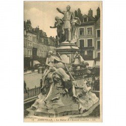 carte postale ancienne 80 ABBEVILLE. Statue Courbet animation derrière 1929