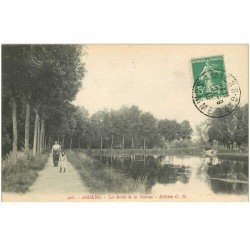 carte postale ancienne 80 AMIENS. Les Bords de la Somme 1916 avec Pêcheur