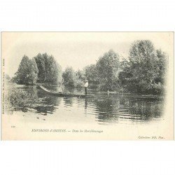 carte postale ancienne 80 AMIENS. Les Hortillonages vers 1900 Paysan en barge