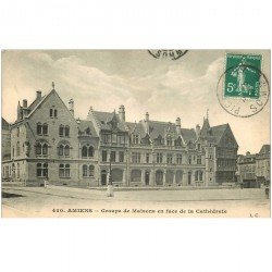 carte postale ancienne 80 AMIENS. Maisons face de la Cathédrale 1910