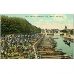 carte postale ancienne 80 AMIENS. Marché sur l'eau avec Bateaux d'Hortillons 1911 carte glacée