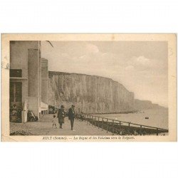 carte postale ancienne 80 AULT. Les Falaises et la Digue. Petit pli coin