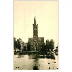 carte postale ancienne 80 BOVELLES. L'Eglise et Canards . Carte Photo