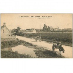 carte postale ancienne 80 CAYEUX-SUR-MER. Attelages à l'Entrée du Village vers 1900