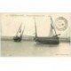 carte postale ancienne 80 CAYEUX-SUR-MER. Barques de Pêcheurs attendant le flot 1922