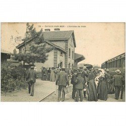 80 CAYEUX-SUR-MER. Chef de Gare à l'Arrivée du Train 1908