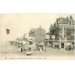 carte postale ancienne 80 CAYEUX-SUR-MER. Vendeur de glaces Ambulant et de cartes postales sur la Promenade des Planches.