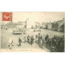 carte postale ancienne 80 CAYEUX-SUR-MER. Vendeurs de journaux ambulants Place du Calvaire 1909