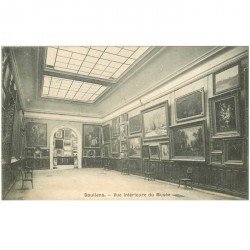 carte postale ancienne 80 DOULLENS. Intérieur du Musée 1908