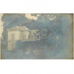 carte postale ancienne 80 EPAGNE. Rare Carte Photo 1920 : La Maison Grise par Pont Remy. Photo de famille avec Bébé.