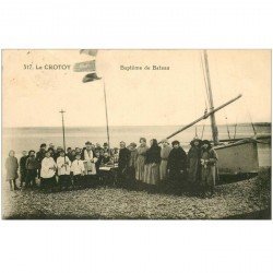 carte postale ancienne 80 LE CROTOY. Baptême d'un Canot 1922. Pêcheurs et métiers de la Mer