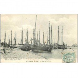 80 LE CROTOY. Bateaux de Pêcheurs au Port à Marée haute 1906. Poissons et Crustacés