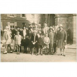 carte postale ancienne 80 LE CROTOY. Rare et superbe Carte Photo Rue de l'Eglise et Rue Eudel. Portail de l'eglise