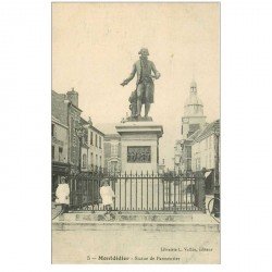 80 MONTDIDIER. Statue de Parmentier