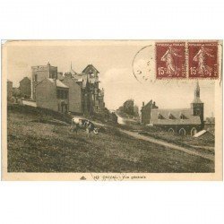 carte postale ancienne 80 ONIVAL SUR MER. Vache dans les Prés. Manque minuscule coin 1/2 cm