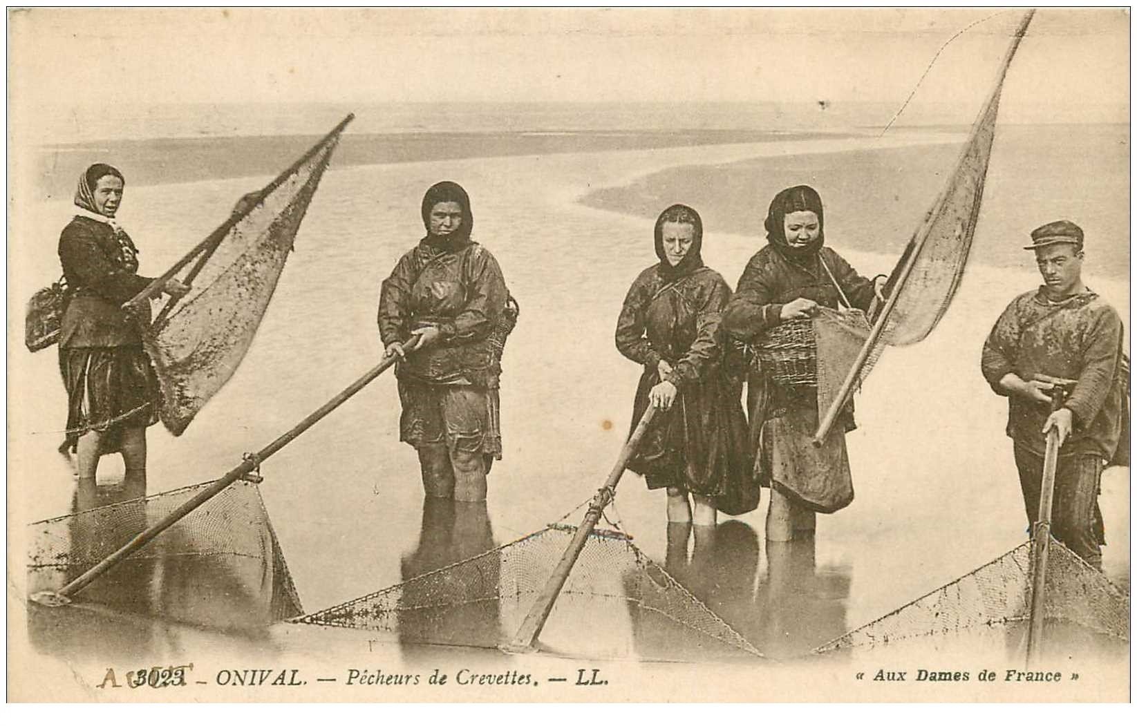 80 ONIVAL. Pêcheur et Pêcheuses de Crevettes. Poissons et Crustacés