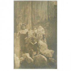 carte postale ancienne 80 ONIVAL. Rare Carte Photo Jeunes Pêcheurs de Crabes et Crustacés 1908