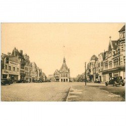 carte postale ancienne 80 PERONNE. La Grande Place Concessionnaire Renault