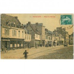80 PICQUIGNY. Place du Marché Tabac Epicerie. Carte toilée 1910