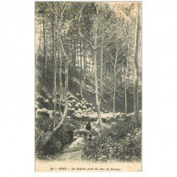carte postale ancienne 80 POIX. La Source près du Jeu de Paume troupeau de Moutons 1910