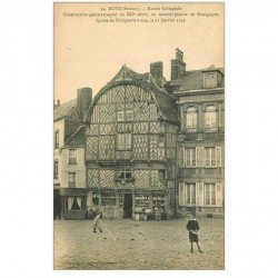 carte postale ancienne 80 ROYE. Maison Collégiale 1911 animation
