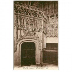 carte postale ancienne 80 RUE. Chapelle du Saint-Esprit. Sculpture à la Trésorerie