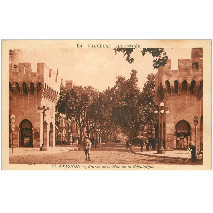 File:Festival d'Avignon - rue de la république 5.JPG - Wikimedia