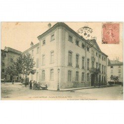 carte postale ancienne 84 CARPENTRAS. L'Hôtel de Ville 1905 avec Rémouleur Aiguiseur