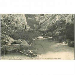 carte postale ancienne 84 FONTAINE-DE-VAUCLUSE. Lac des Cascades basses eaux 1915