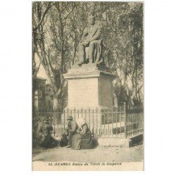 carte postale ancienne 84 ORANGE. Statue du Comte de Gasparin et l'heure du casse croute