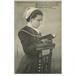 carte postale ancienne 85 CHANTONNAY MOUCHAMPS. Coiffe de Jeune Fille en prière vers 1900. Impeccable