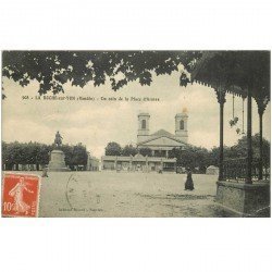 carte postale ancienne 85 LA ROCHE SUR YON. Place d'Armes 1912. Pli coin droit