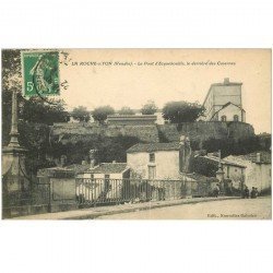 carte postale ancienne 85 LA ROCHE SUR YON. Pont Ecquebouille et le derrière des Casernes