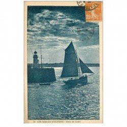 carte postale ancienne 85 LES SABLES D'OLONNE. Barque de Pêcheurs au Clair de Lune 1928