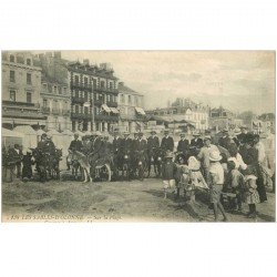 carte postale ancienne 85 LES SABLES D'OLONNE. Courses à Anes sur la Plage 1911