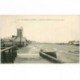 carte postale ancienne 85 LES SABLES D'OLONNE. La Chaume le Quai envahi par les vagues.Les Hirondelles Ecole 1927