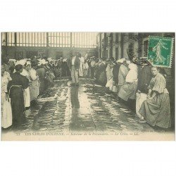 85 LES SABLES D'OLONNE. La Criée vente de Poissons 1916