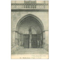 carte postale ancienne 02 MARLE. Portail de l'Eglise 1910