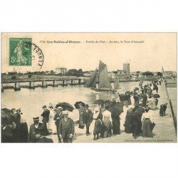 carte postale ancienne 85 LES SABLES D'OLONNE. Le Port Entrée et Tour Arundel 1913