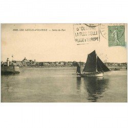 carte postale ancienne 85 LES SABLES D'OLONNE. Le Port sortie d'un Sardinier 1924