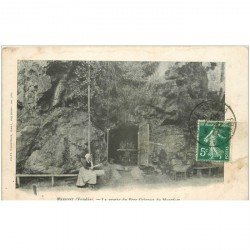 carte postale ancienne 85 MERVENT. Grotte du Père Grignon de Montfort 1908